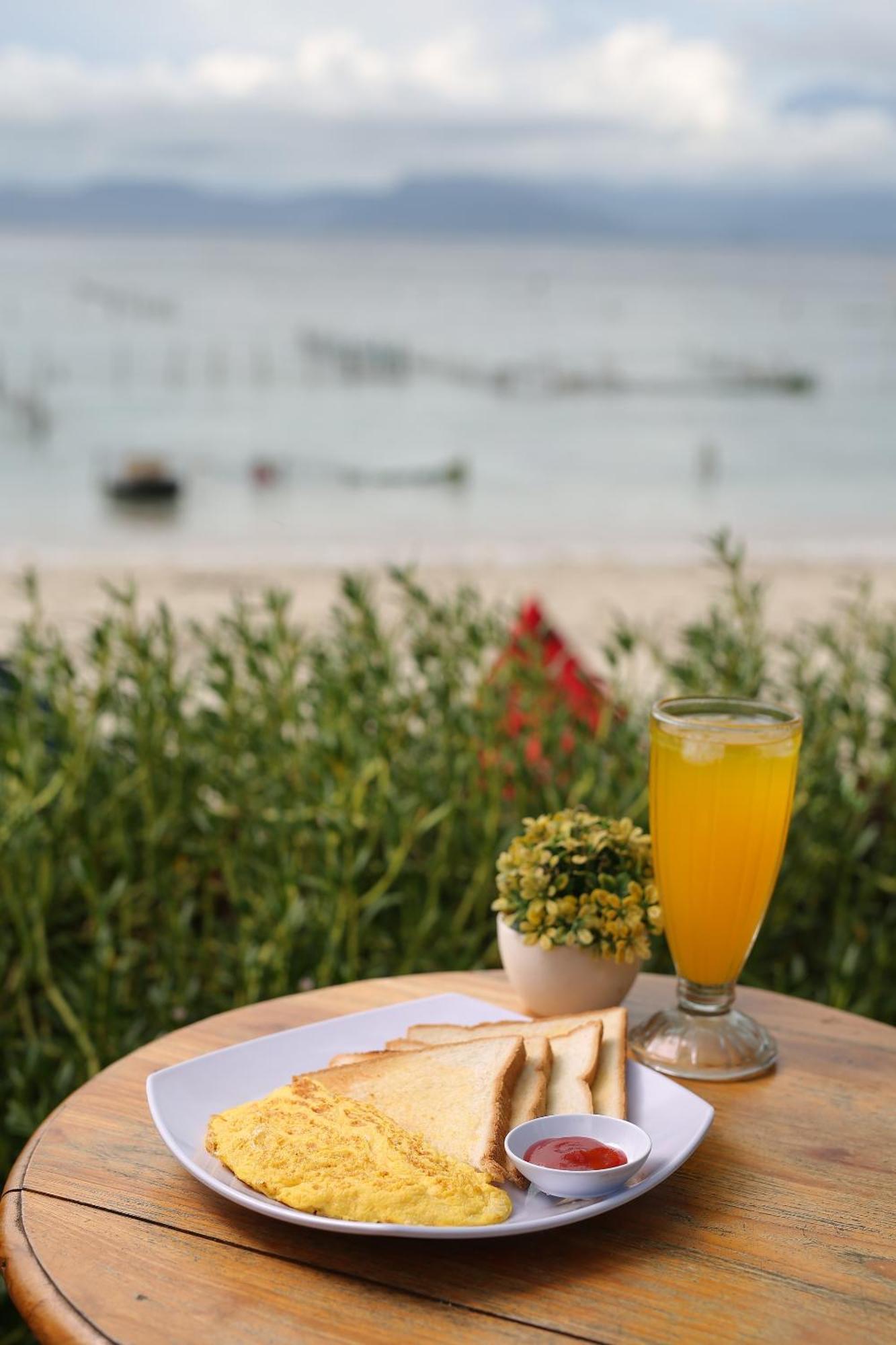 Santen Beach Bungalows Ped Экстерьер фото
